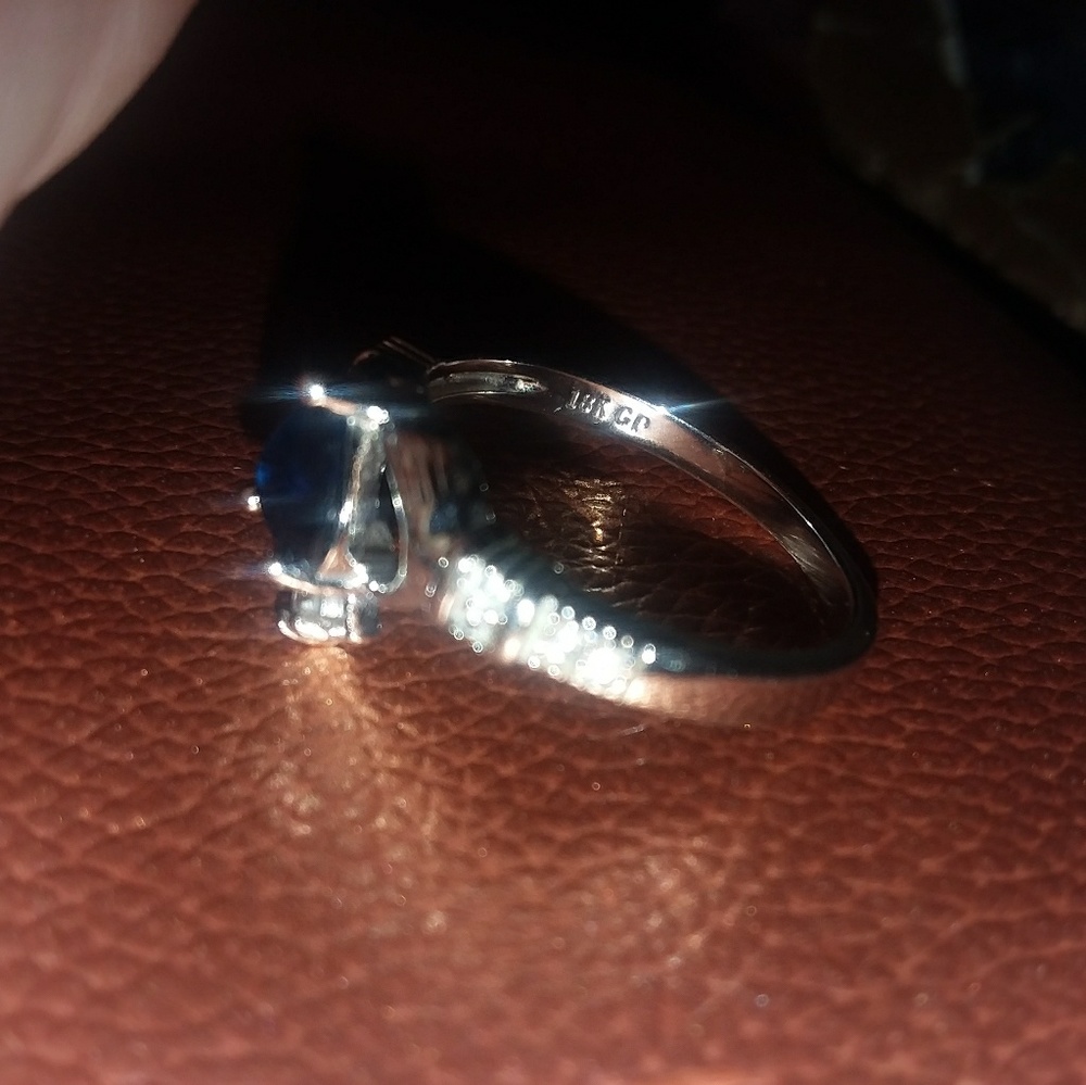 A sz 8 18 kt gp sapphire ring - Picture 4 of 4